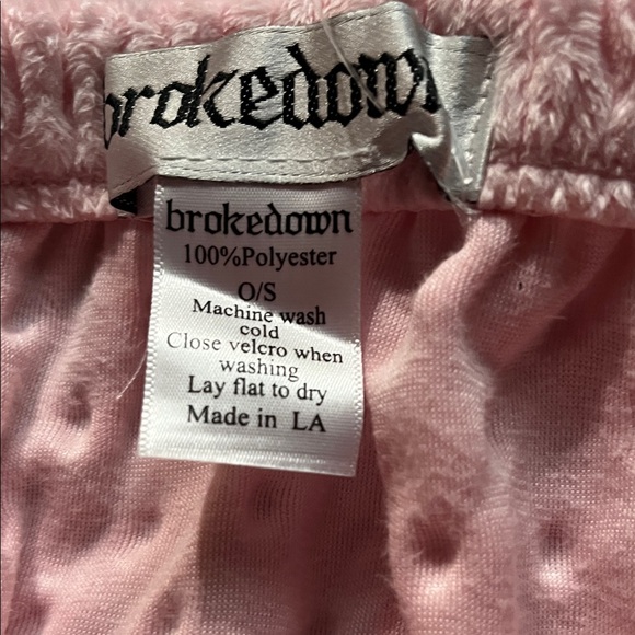 Pink Textured bath wrap. - Picture 3 of 6